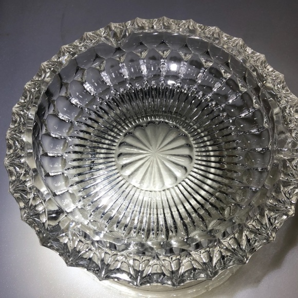 Beautiful, Vintage, clear glass dish - Picture 2 of 5